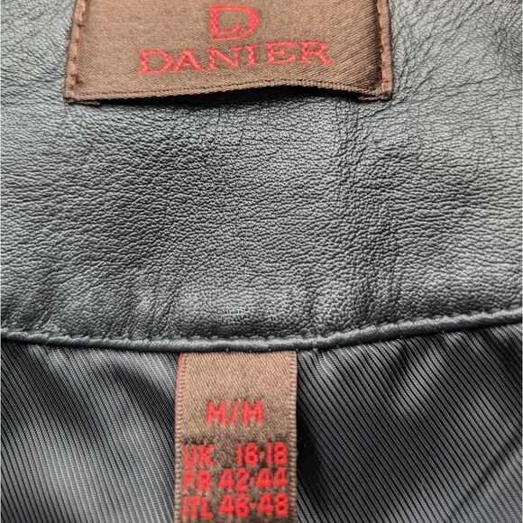 Danier black genuine leather blazer jacket white stitching accents size M - Picture 4 of 8